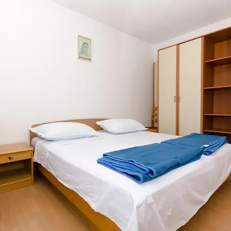 Apartment Biserka *