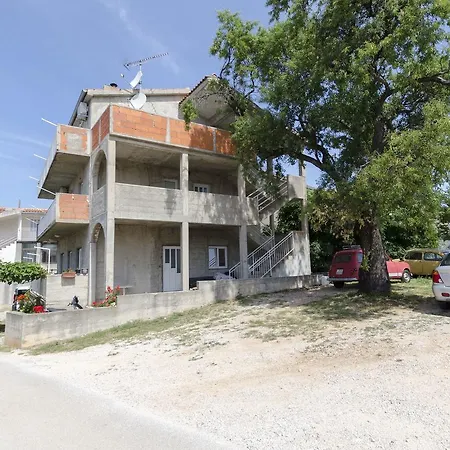 Apartment Biserka