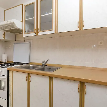 Biserka 普利莫顿