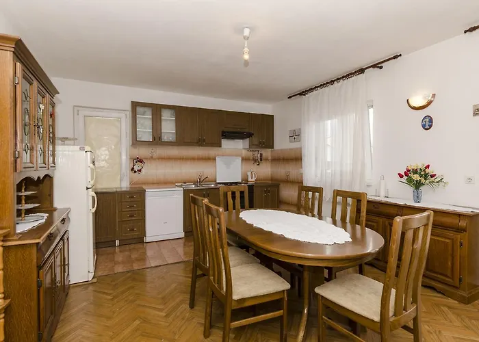 Biserka Appartement *